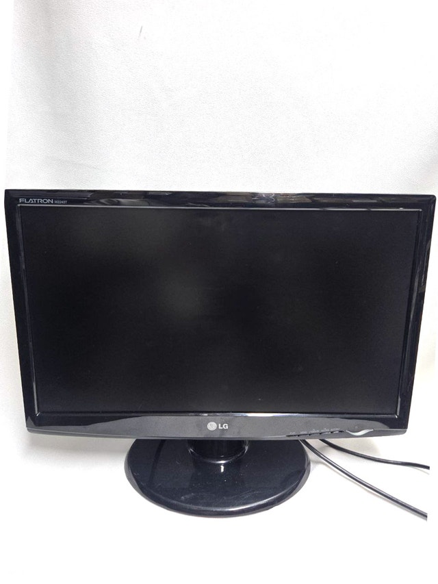 LG Flatron 22" Widescreen Monitor - photo 2