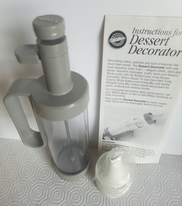 Wilton Dessert Decorator - Easy One-Hand Operation - photo 3