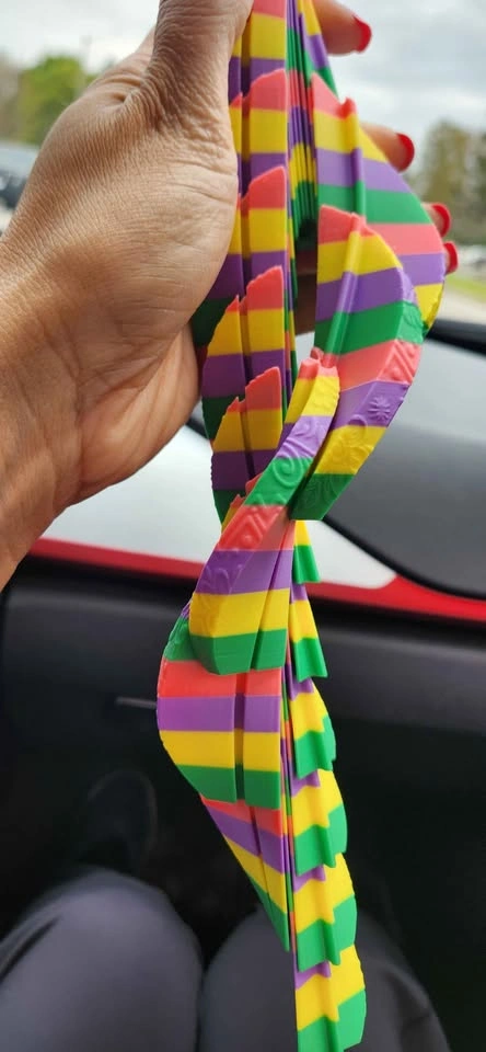 Flexible Rainbow Fidget Toy 3D Printed - photo 2