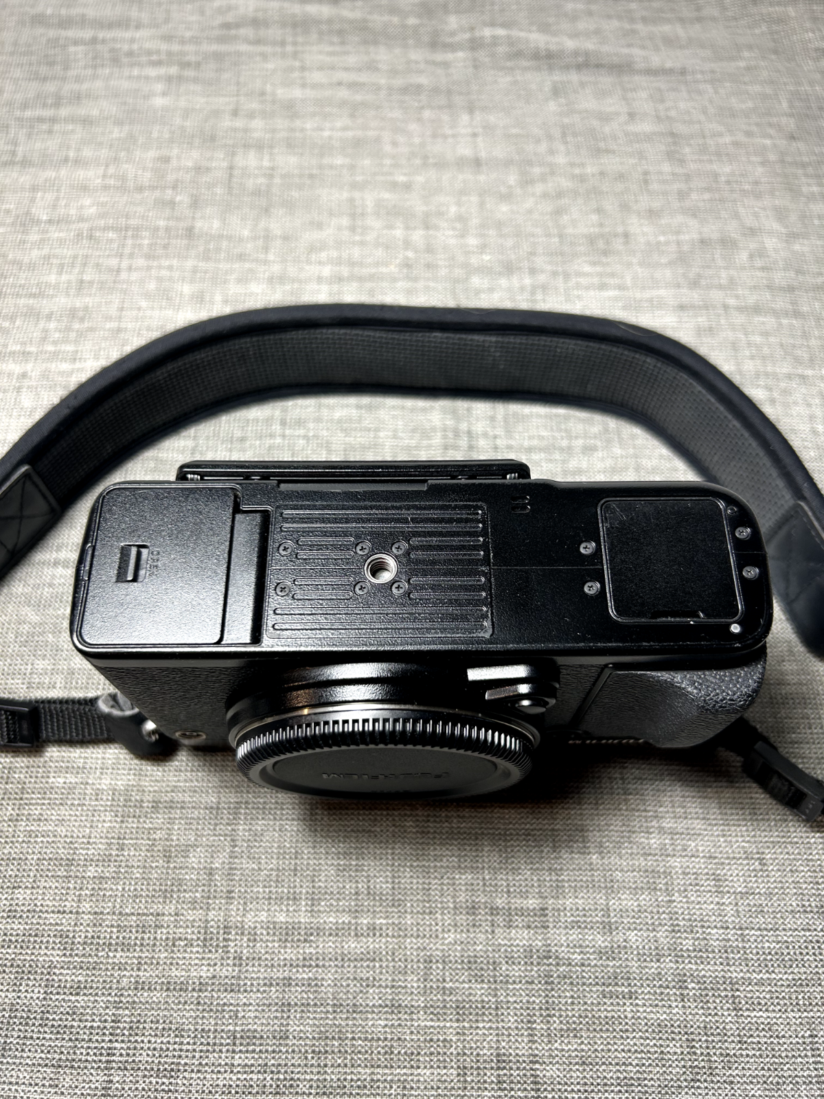 Fujifilm GFX 50R Medium Format Camera Body (Excellent) - photo 3