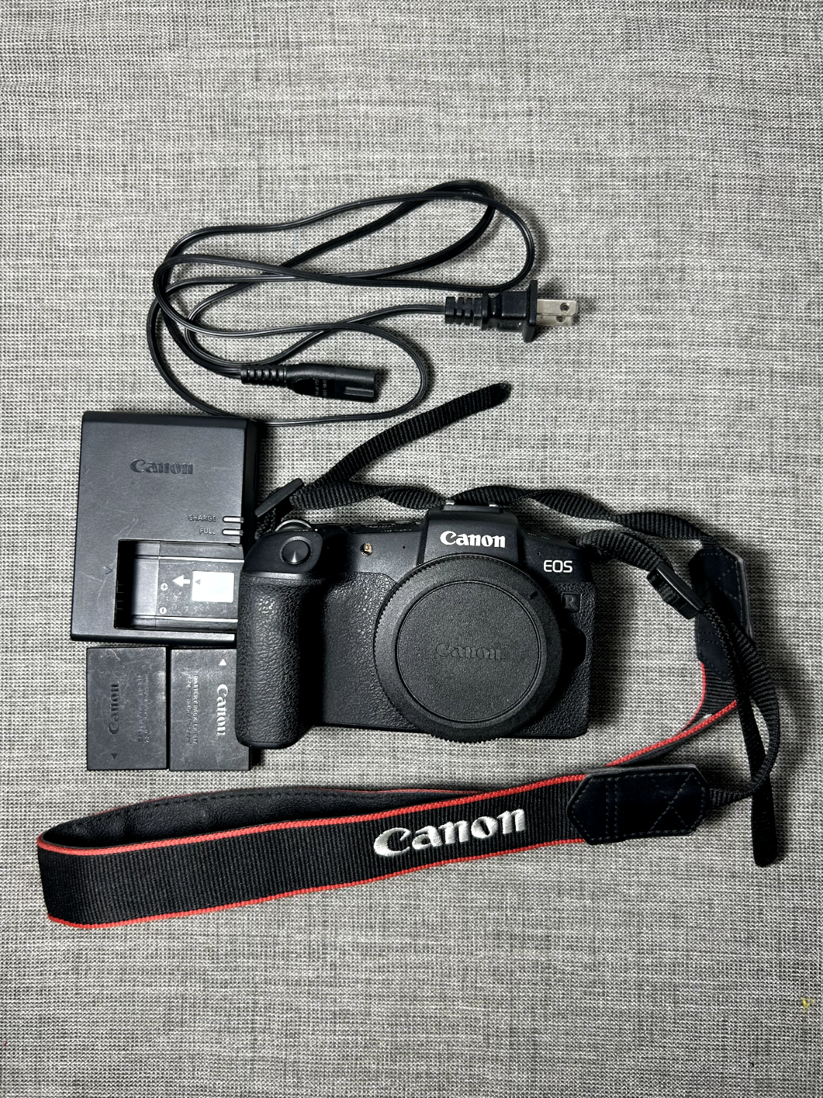 Canon EOS RP Full Frame Mirrorless Camera Body + EF-EOS R Adapte - photo 2