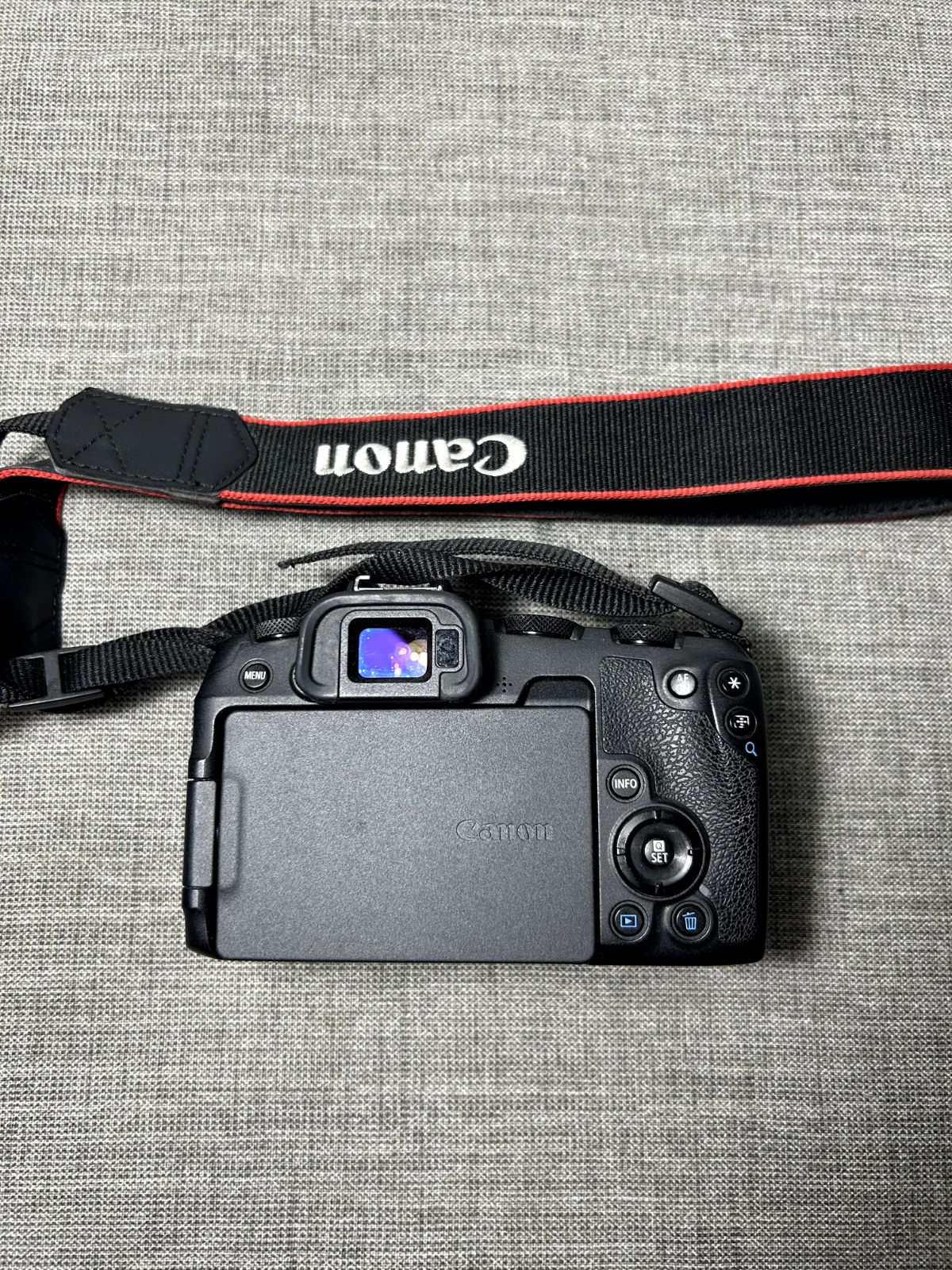 Canon EOS RP Full Frame Mirrorless Camera Body + EF-EOS R Adapte - photo 3