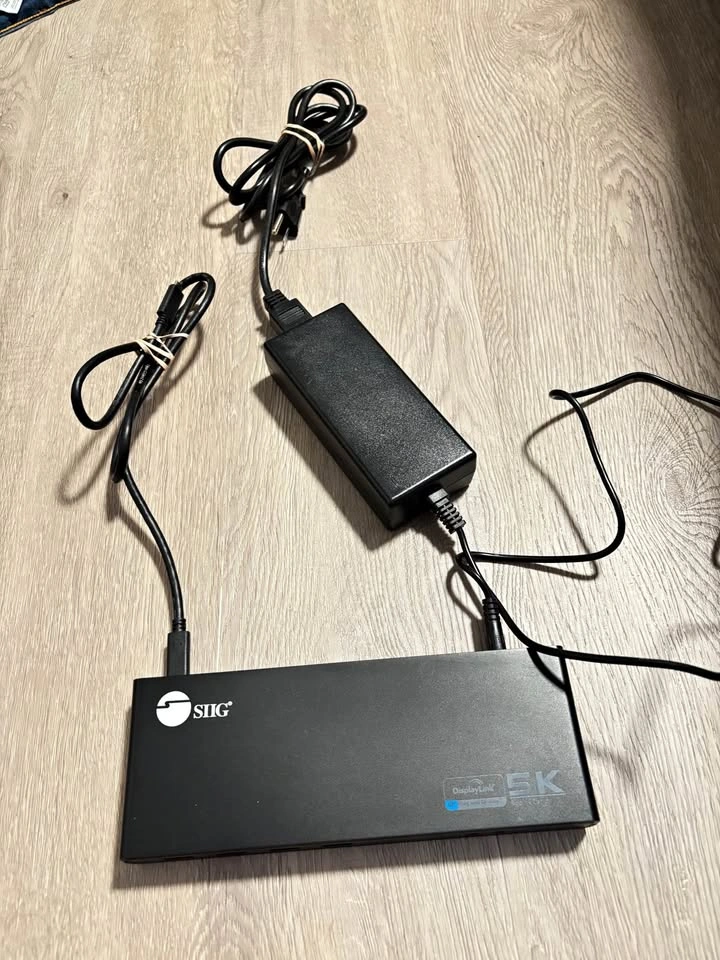 SIIG Universal 5K DisplayLink Docking Station (2 available)