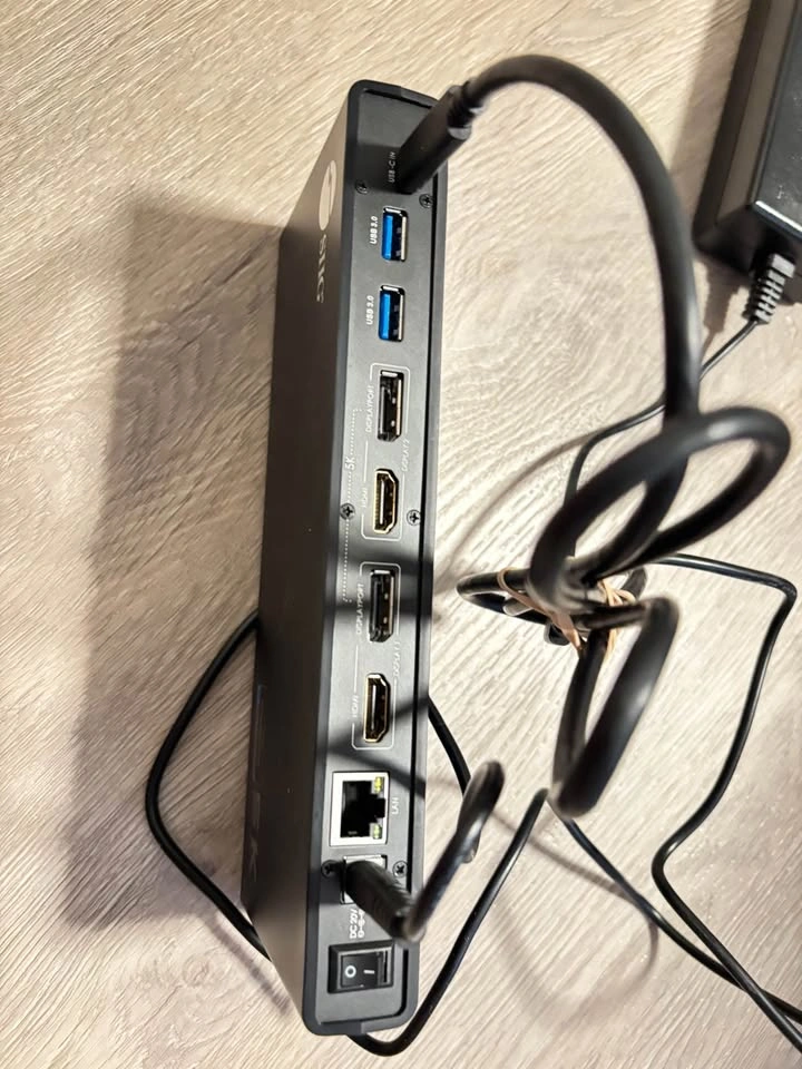 SIIG Universal 5K DisplayLink Docking Station (2 available) - photo 2
