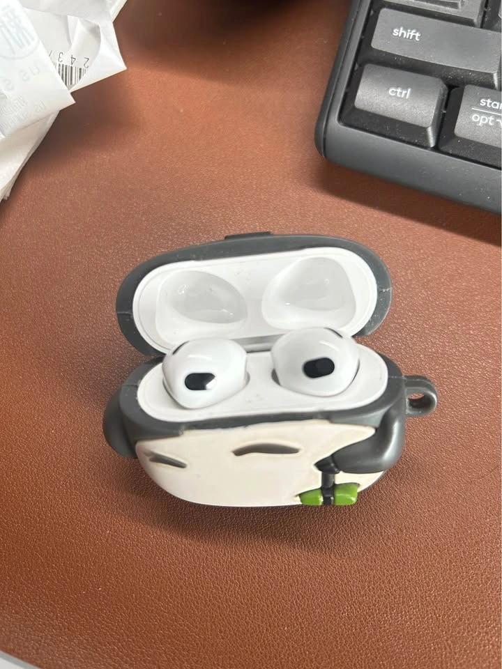 🔥 QUICK SALE – AirPods (3rd Gen, NOT Pro) – Parts / Right Bud Wo - photo 2