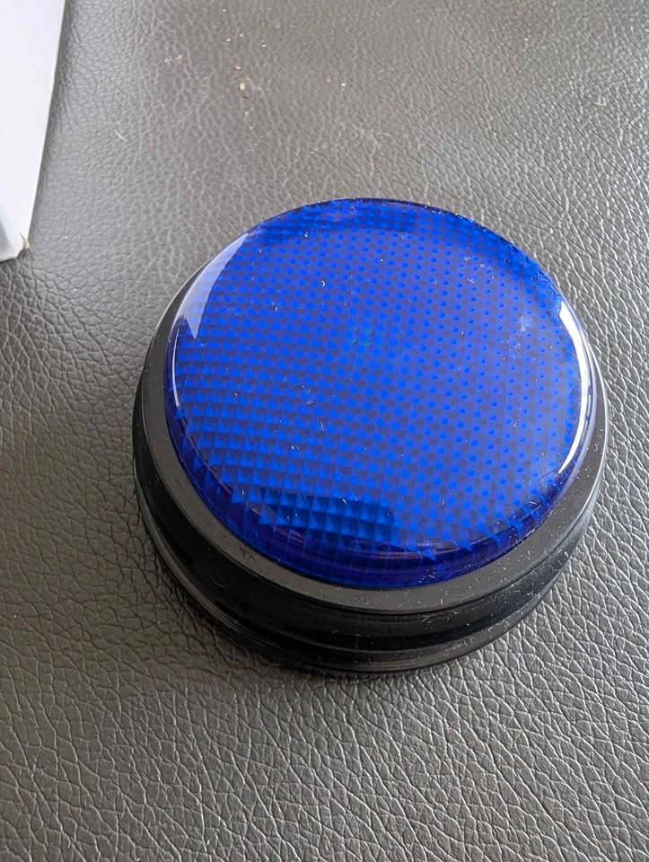Dog Training Lot - Buttons, Clicker, Treat Dispenser - photo 2