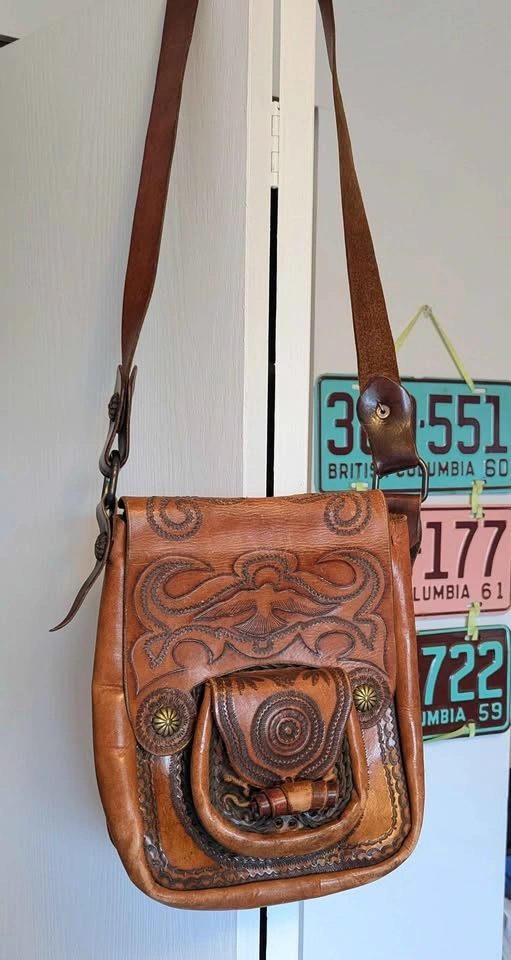 1950s Hand-Tooled Leather Messenger Bag - Bird Motif - photo 2