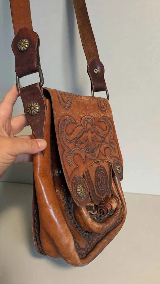 1950s Hand-Tooled Leather Messenger Bag - Bird Motif - photo 3
