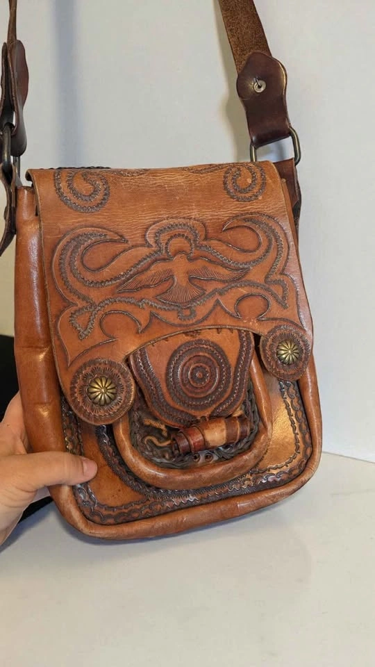 1950s Hand-Tooled Leather Messenger Bag - Bird Motif - photo 4