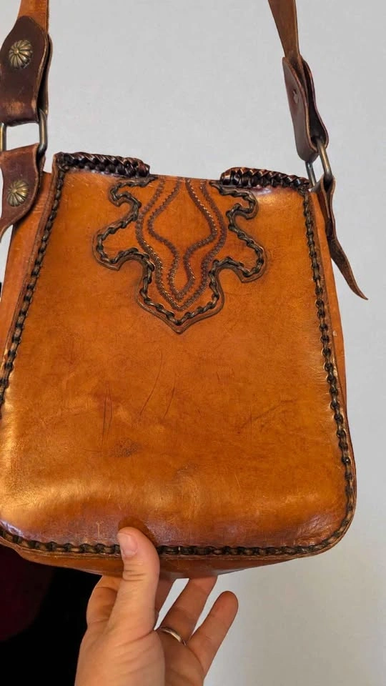 1950s Hand-Tooled Leather Messenger Bag - Bird Motif - photo 5