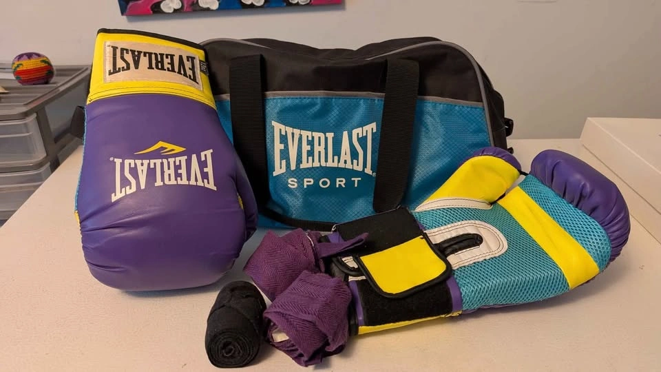 Everlast boxing gloves, wrist wraps and gym bag - photo 2