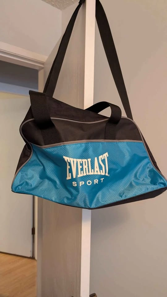 Everlast boxing gloves, wrist wraps and gym bag - photo 3