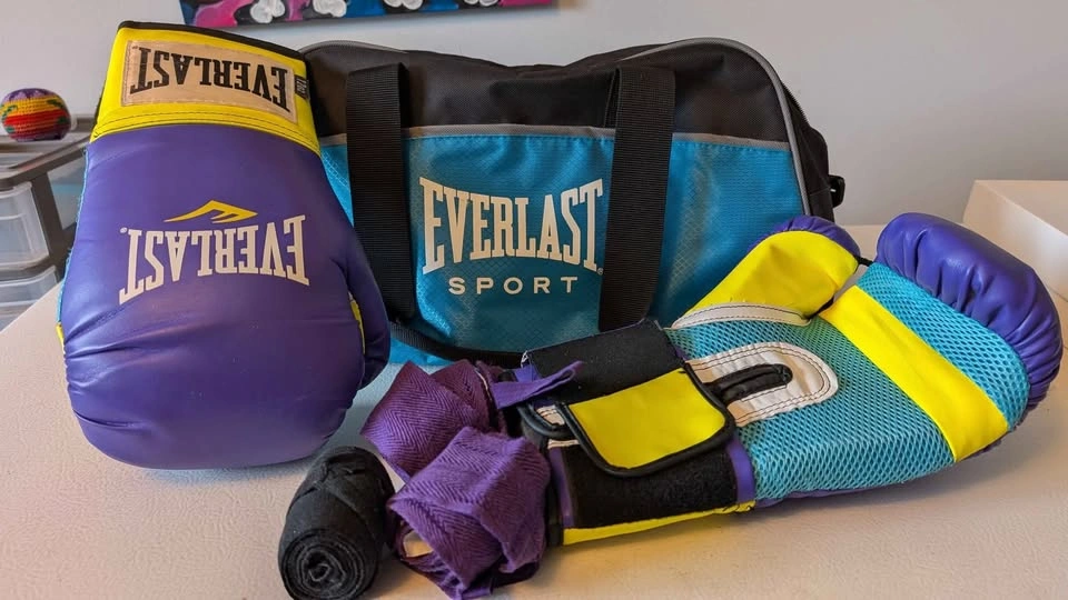 Everlast boxing gloves, wrist wraps and gym bag - photo 4