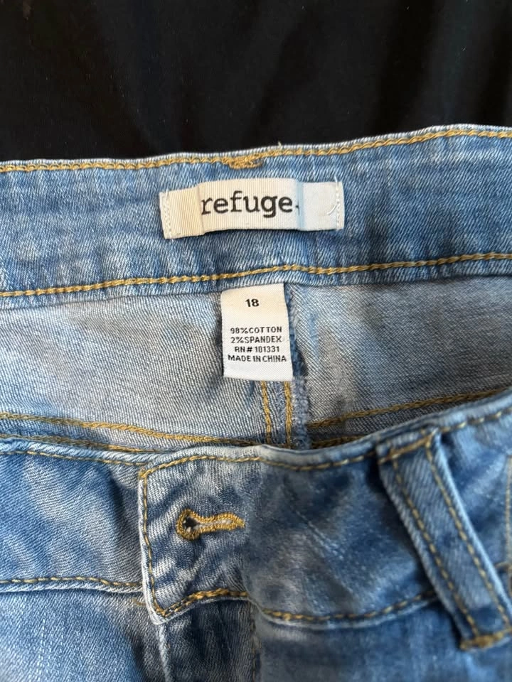 ripped blue jeans - photo 3