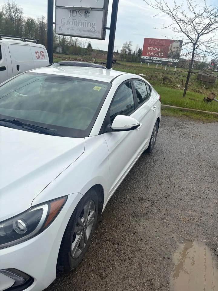 2017 Hyundai Elantra - photo 2
