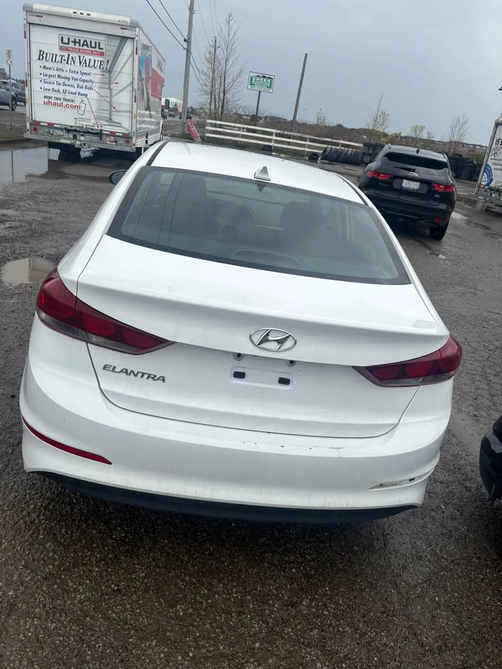 2017 Hyundai Elantra - photo 3