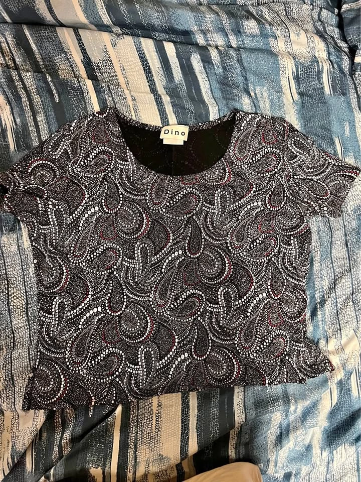 Dino Short Sleeve Blouse Size 15/16