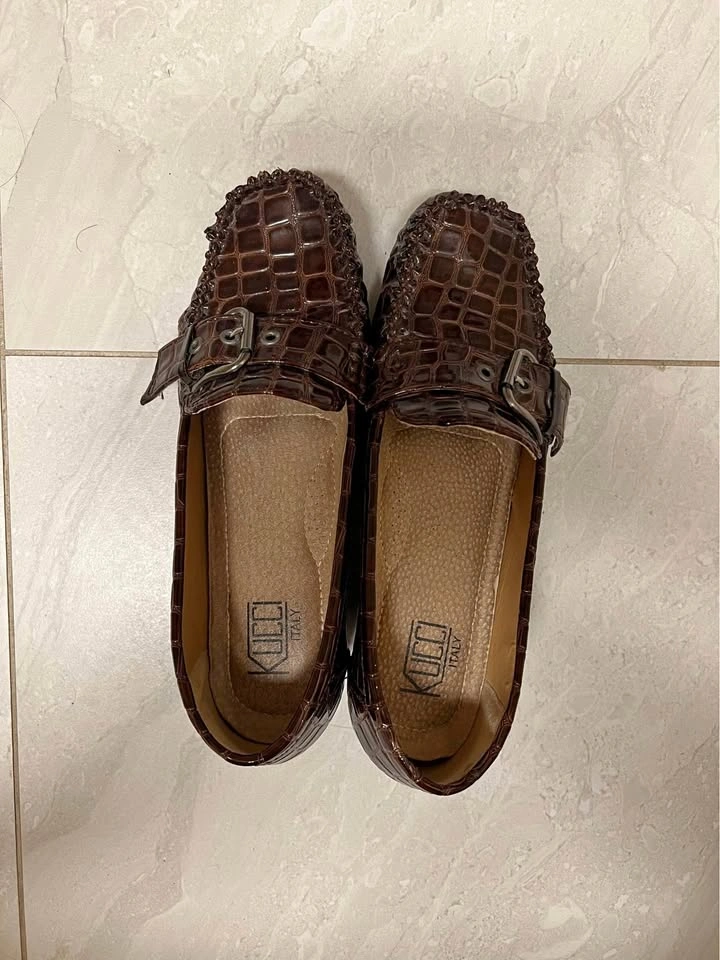 Women's Brown Crocodile-Print Loafer Shoes