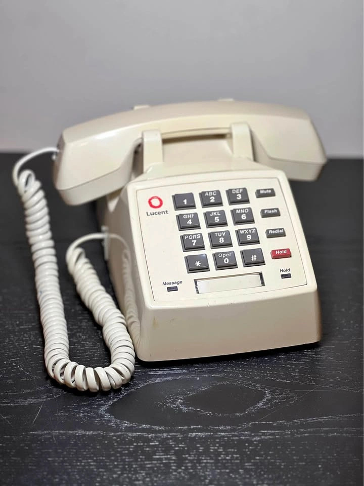 Lucent Technologies 2500 Series Analog Desk Phone