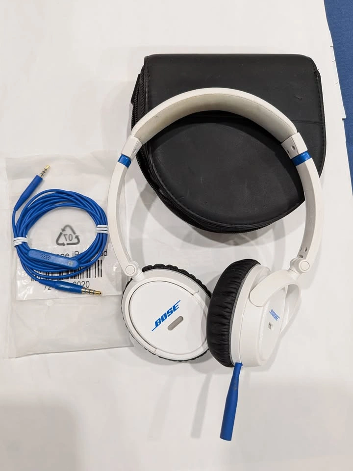 Bose on-ear headphone. Wired Foldable. lightning jack for Phone - photo 4