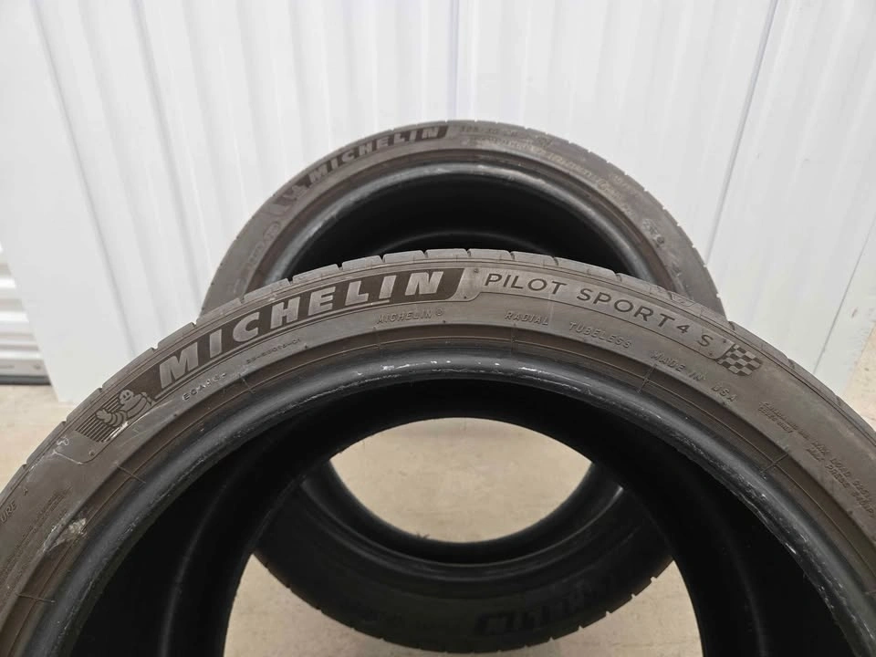 Michelin Pilot Sport Tires 325/30ZR19 - photo 5