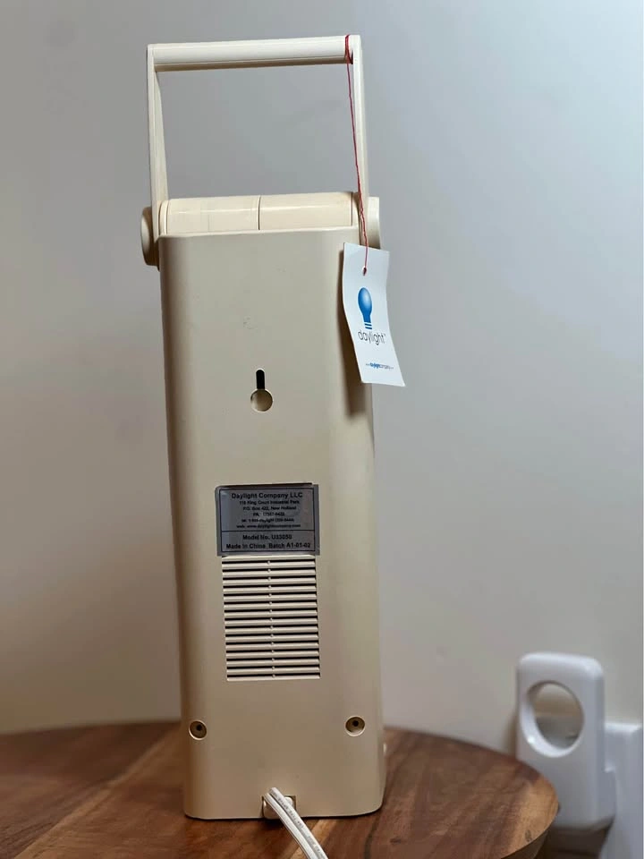Vintage Daylight Company Compact Folding Lamp (Model U33050) - photo 2