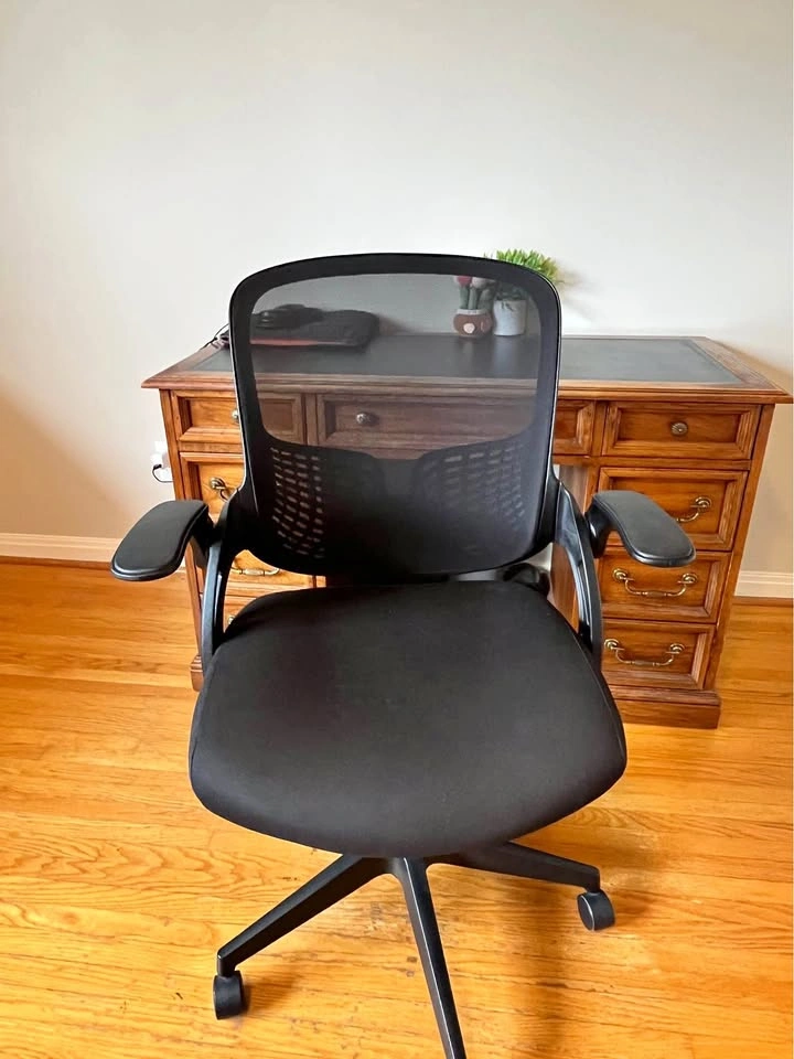 Black Mesh Office Chair with Wheels