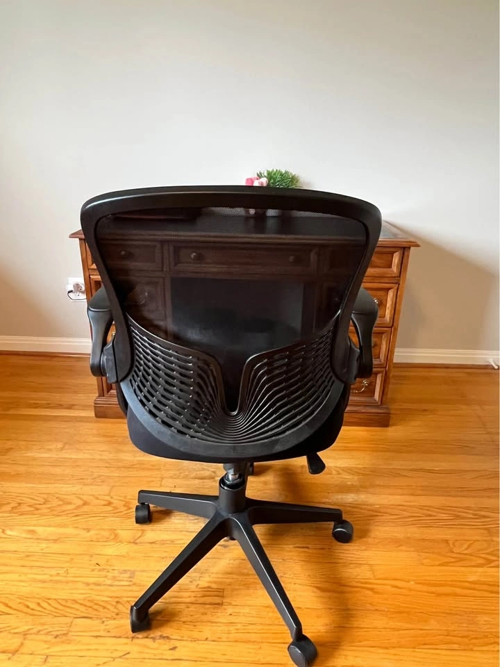 Black Mesh Office Chair with Wheels - photo 3