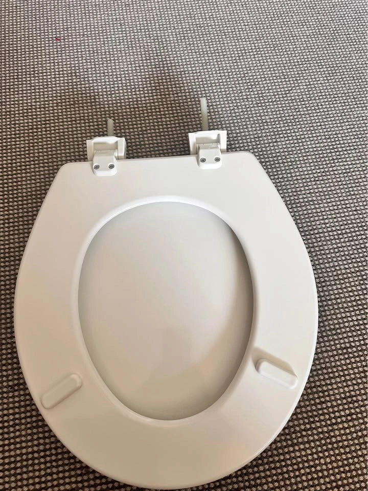 Brand New White Elongated Toilet Seat - Open Box - photo 3