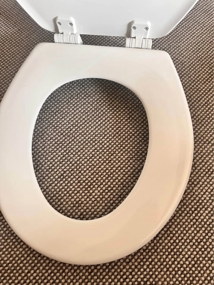 Brand New White Elongated Toilet Seat - Open Box - photo 5
