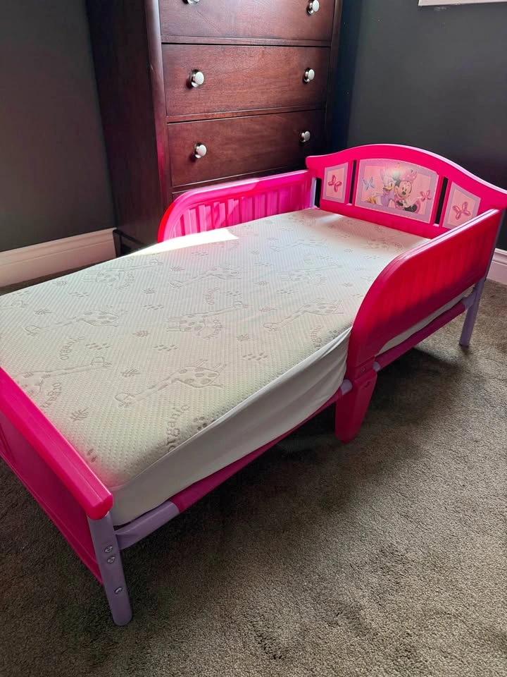 Minnie Mouse Toddler Bed & Mattress
