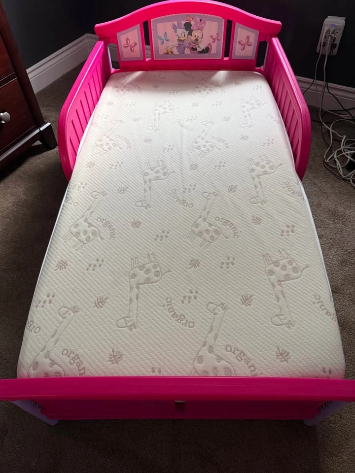 Minnie Mouse Toddler Bed & Mattress - photo 2