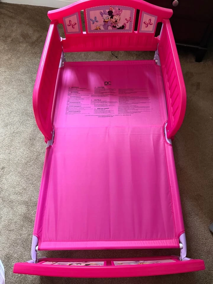 Minnie Mouse Toddler Bed & Mattress - photo 3