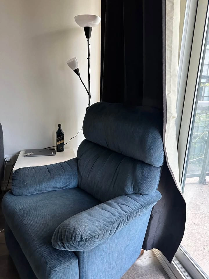 Comfy blue fabric recliner chair - photo 2