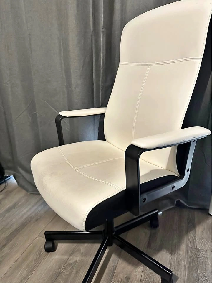 White faux Office Chair