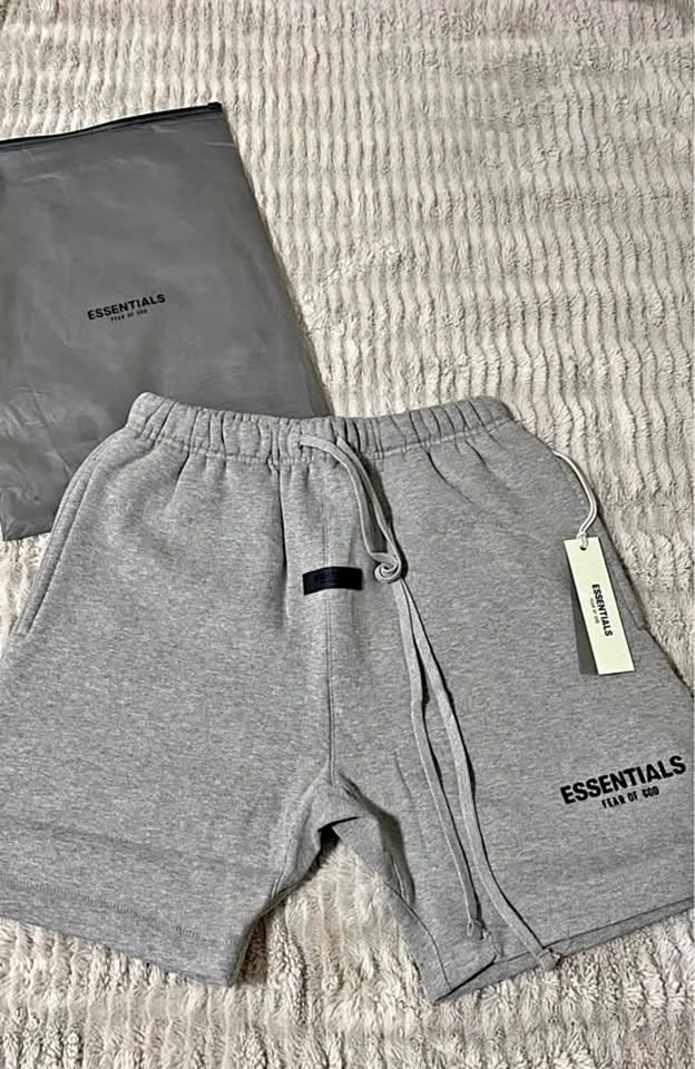 Essentials Short - Size M