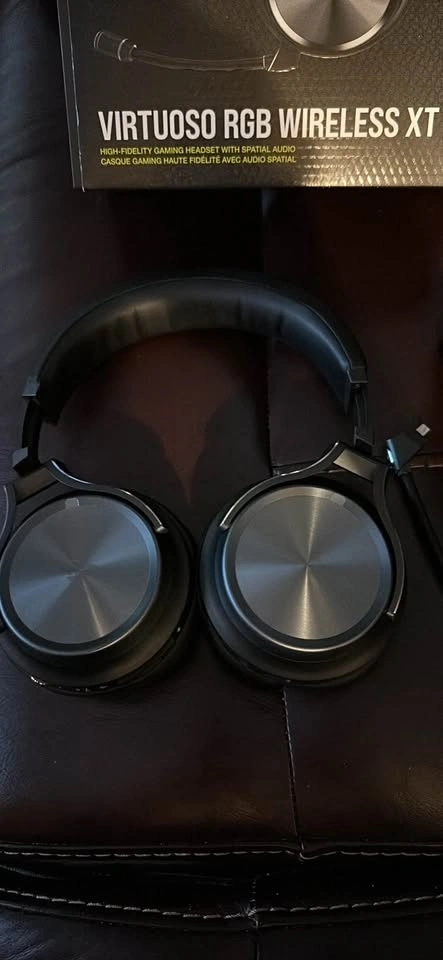 CORSAIR VIRTUOSO RGB WIRELESS XT GAMING HEADSET - photo 2