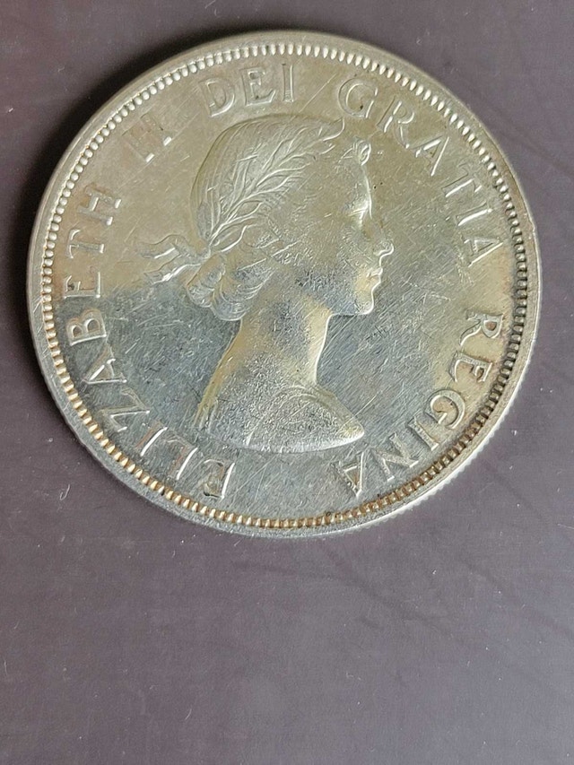 1961 Canadian Silver Dollar - photo 3