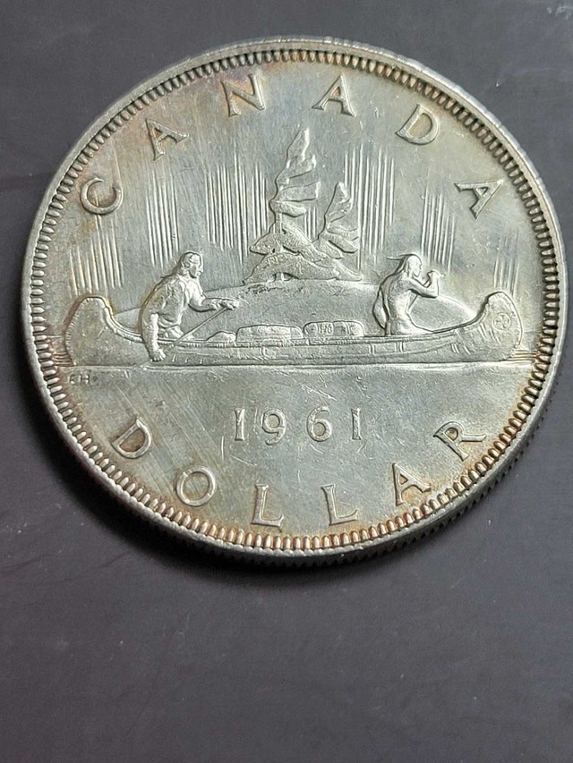 1961 Canadian Silver Dollar - photo 4