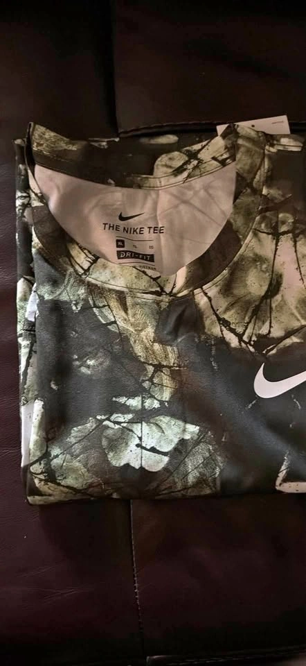 Camouflage Tree Green T-Shirt size XL NWT