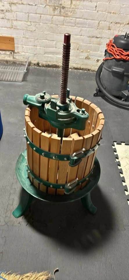 Antique Mini Wine Press Machine