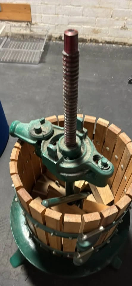 Antique Mini Wine Press Machine - photo 2