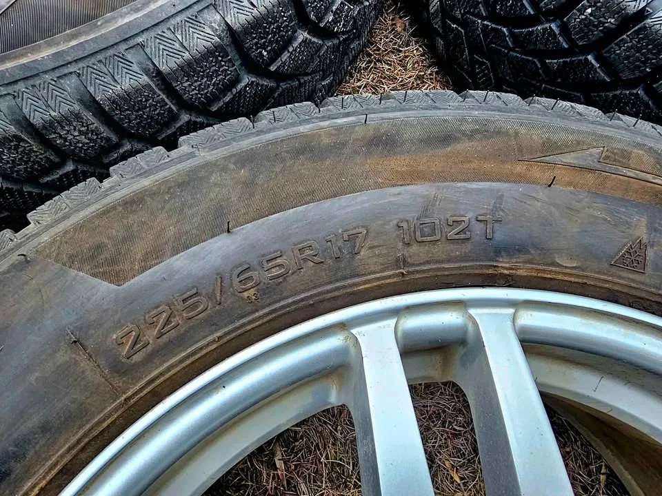 5 Haida 225/65R17 Winter Tires on Rims - photo 3