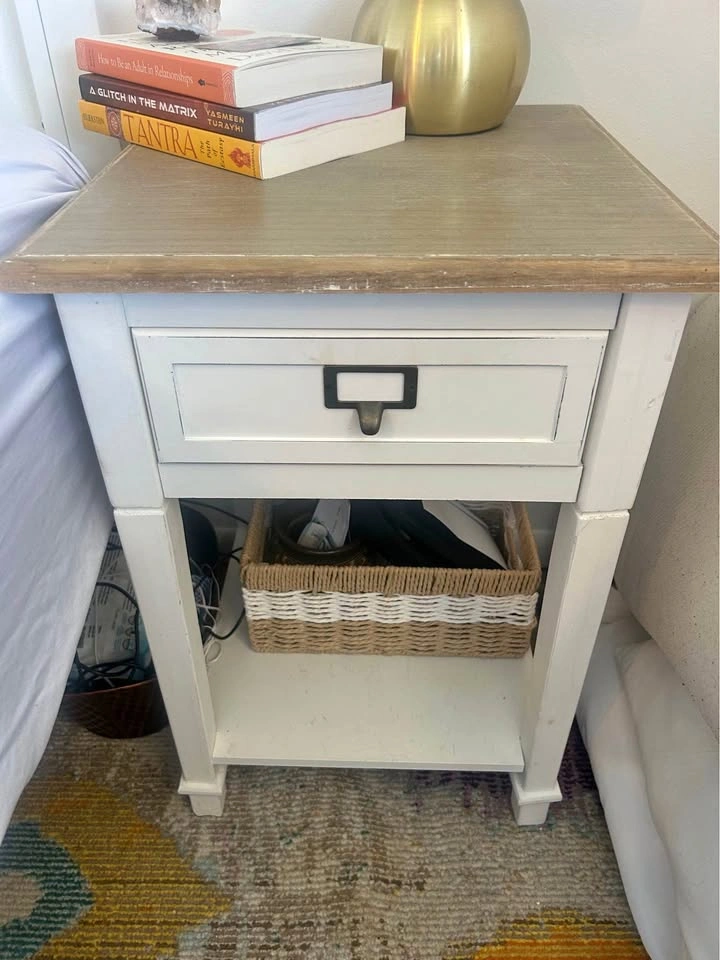 White Farmhouse Nightstand with Drawer (set of 2)
