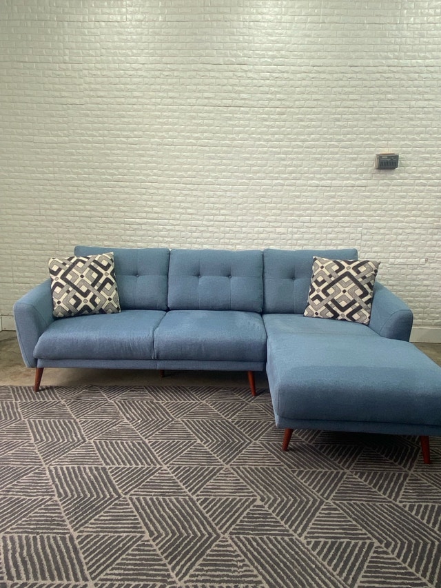 FREE DELIVERY Sectional - photo 2