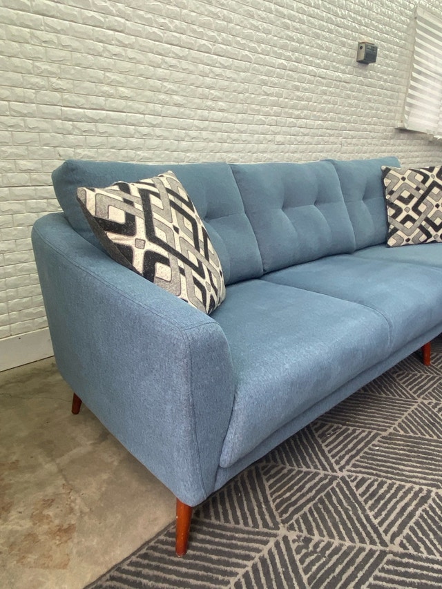 FREE DELIVERY Sectional - photo 4