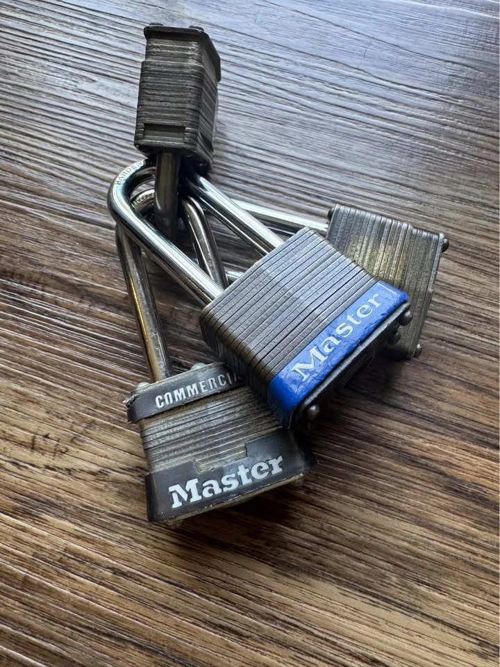 4 Master Lock Commercial Padlocks - Keyed Alike - photo 2