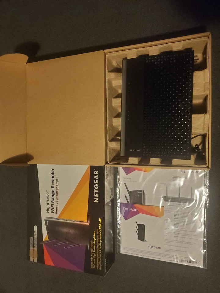 NetGear WiFi Range Extender - WiFi Signal Booster - photo 2