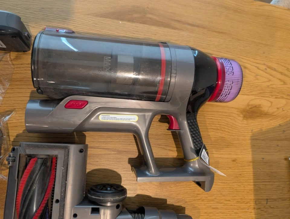 LIKE NEW - Cordless Stick Vacuum TV106S - Lightweight & Detachab - photo 5