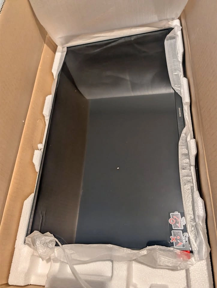 Samsung S3 24" FHD Monitor - 100Hz IPS